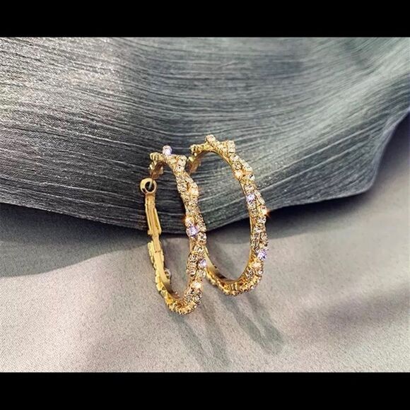 💙💙GOLD-TONE RHINESTONE CRISS-CROSS STATEMENT EARRINGS - Picture 2 of 2